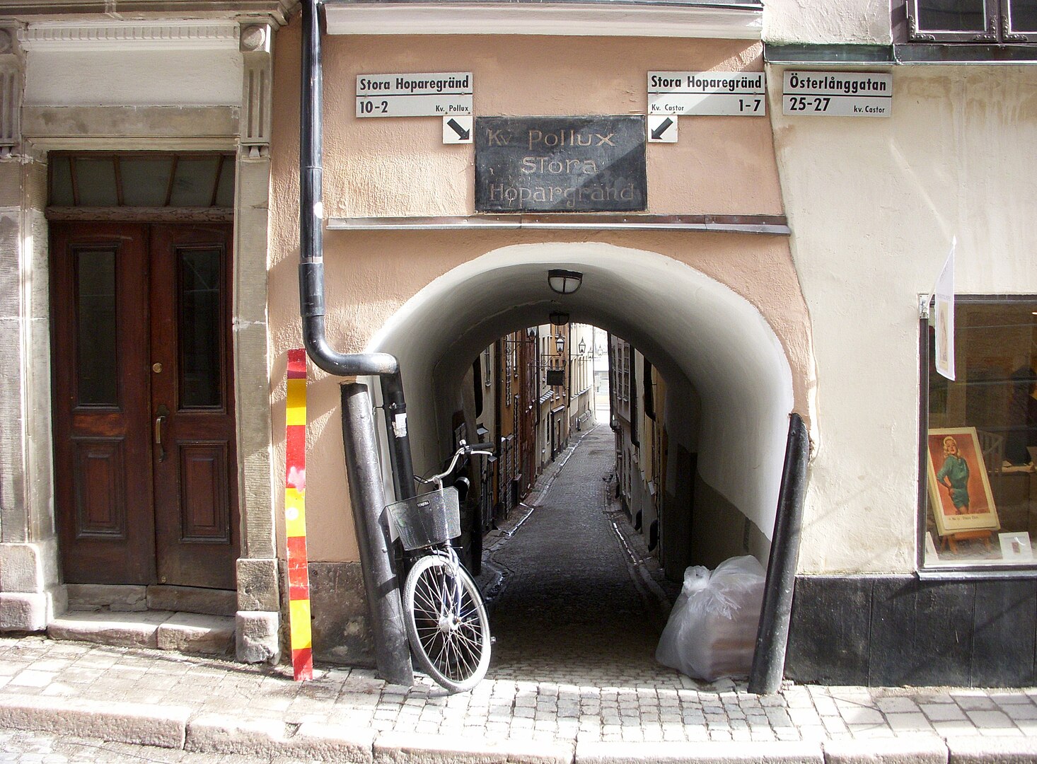 Besöksdestinationen Österlånggatan i Gamla Stan i Stockholm innerstan